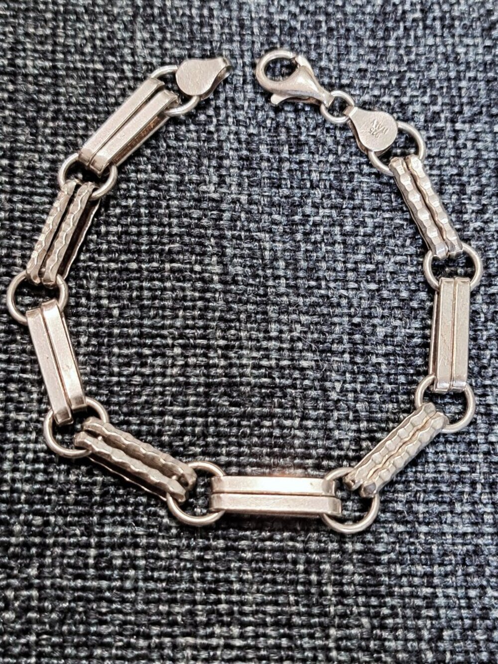 LADIES STERLING SILVER LINKED BRACELET STAMPED 925 ITALY 7 1/4" LONG